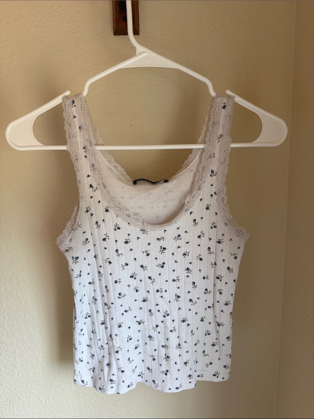 Brandy Melville Ronnie Lace Floral Top